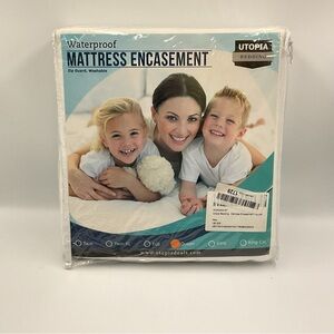 Zippered Mattress Encasement Waterproof Protector Hypoallergenic Mattress Cover